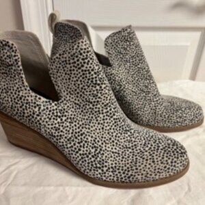 NWT - Toms Women's Boots Booties - W9